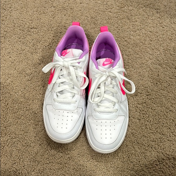 NIKE Shoes - Picture 2 of 5